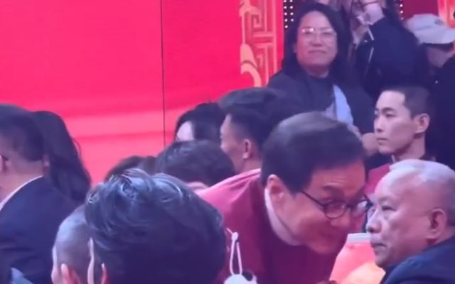 Джеки Чан и Джет Ли посетили празднование Весеннего фестиваля в Пекине