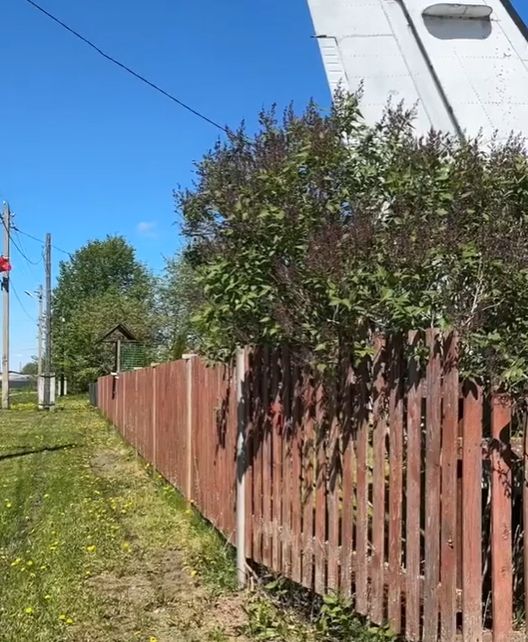 Когда говоришь,что у тебя есть личный самолет, но он у бабушки в деревне