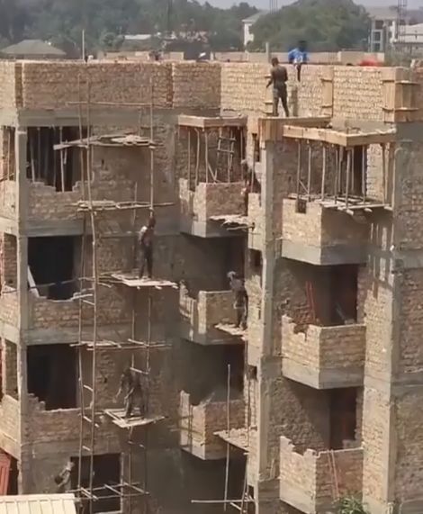 Обычный день на стройке в Индии