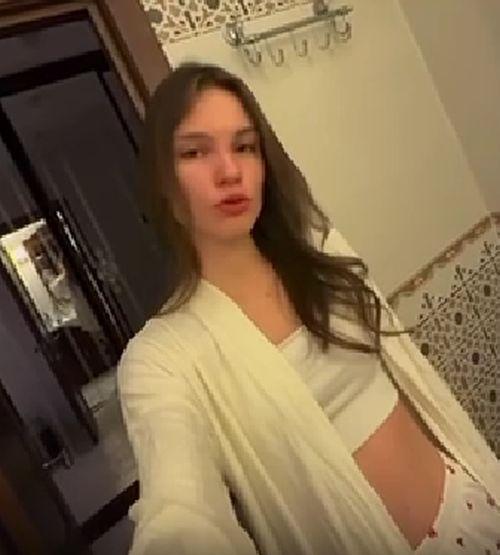 Выбрала мужчину постарше