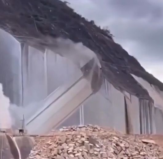 Размеры глыб, добываемых в мраморном карьере⁠⁠