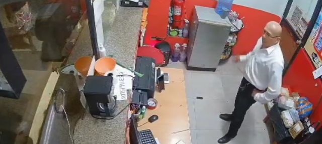 Чудесное спасение сотрудника транспортной компании при покушении в Эквадоре