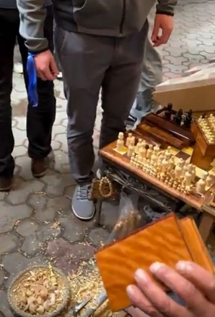 Мастер по изготовлению шкатулок