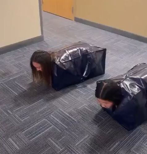 Senior против Junior'а⁠⁠