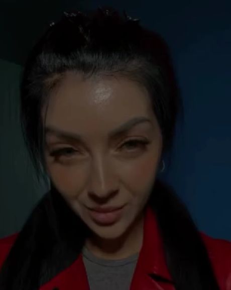 В случае апокалипсиса её спасаем первой