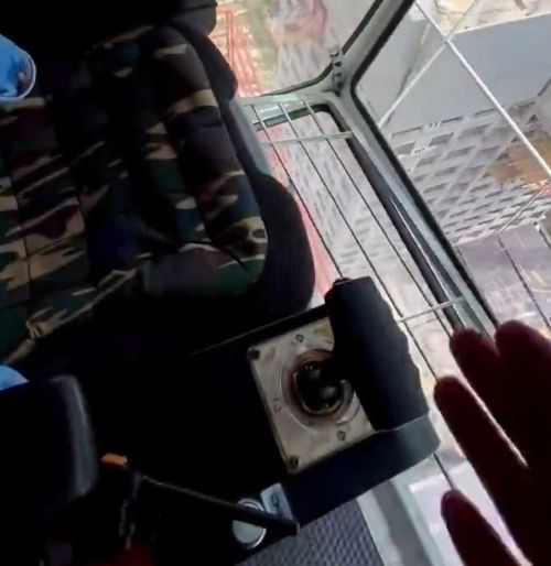 Хорошо, что форточку закрыла