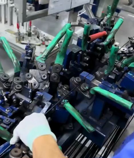 Станок для изгиба детали и мышечная память