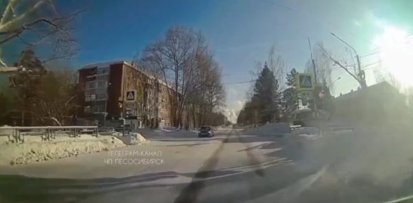 Не поленился - помог бабушке