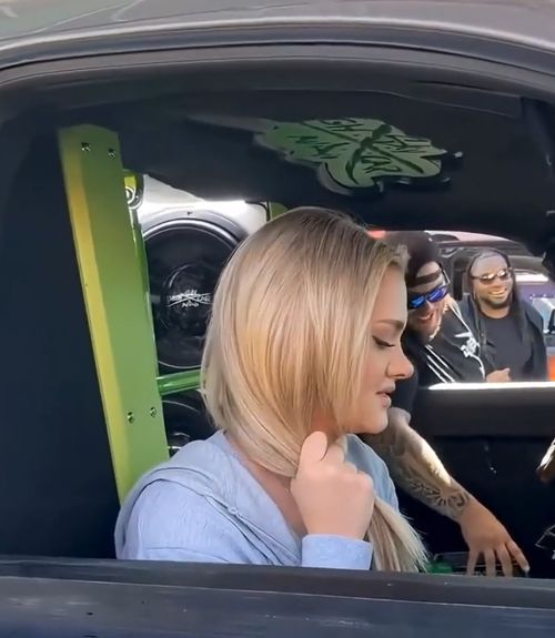 Держи волосы крепче!