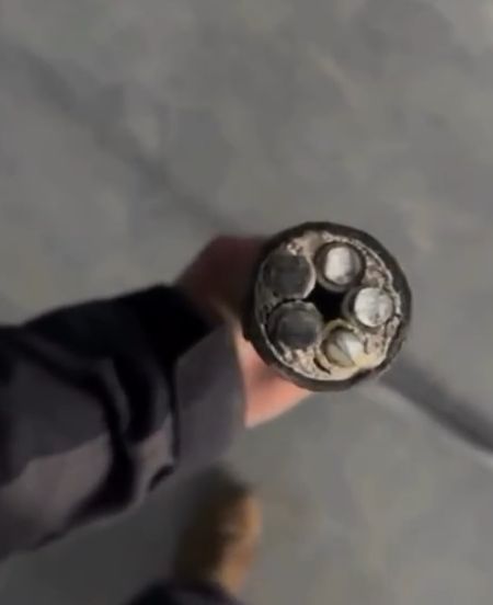 Говорил же - ноль, а ты - фаза, фаза!