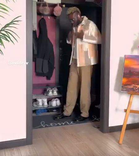 А в зеркало посмотреться?)