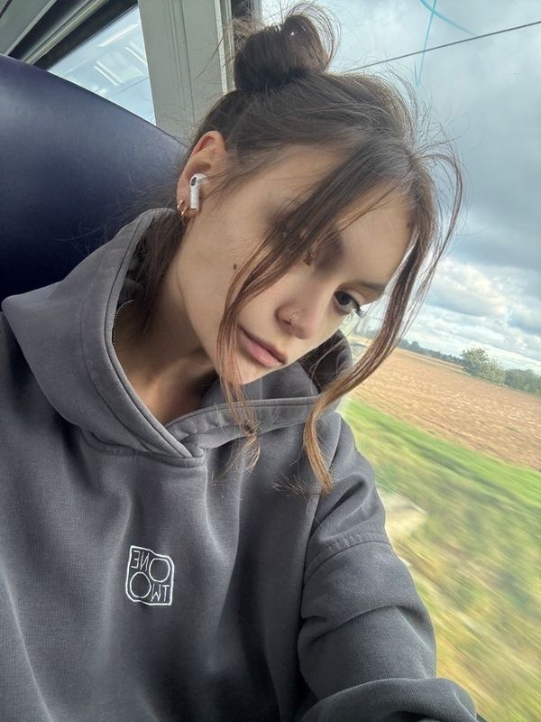 Уехала в командировку