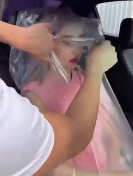 Слишком натуральная женщина-робот