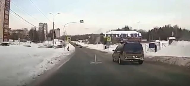 В Ижевске 22-летняя девушка на BMW сбила школьницу на пешеходном переходе