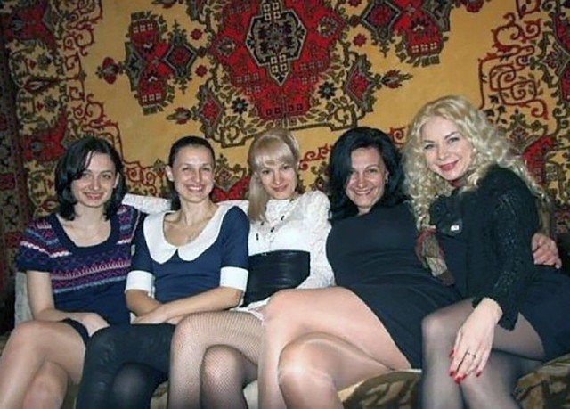 Девушки из 90-х и 00-х