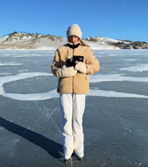 Эксперименты с кипятком на замерзшем озере