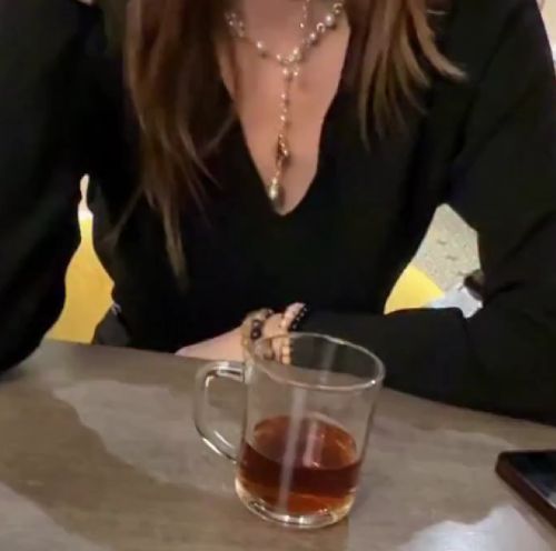 Девушка с  завышенным ЧСВ