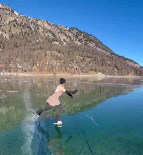 Такой красивый лед исцарапала