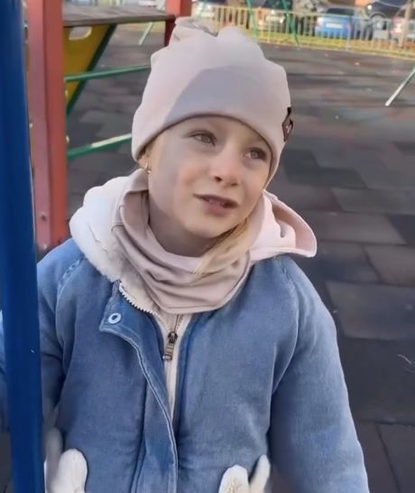 Какая добрая девочка