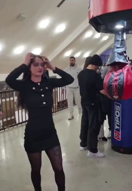 Типичная посудомойка⁠⁠