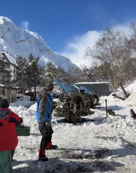 Использование артиллерийских орудий для безопасного принудительного спуска лавин