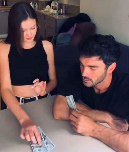 Заработал не вставая со стула?