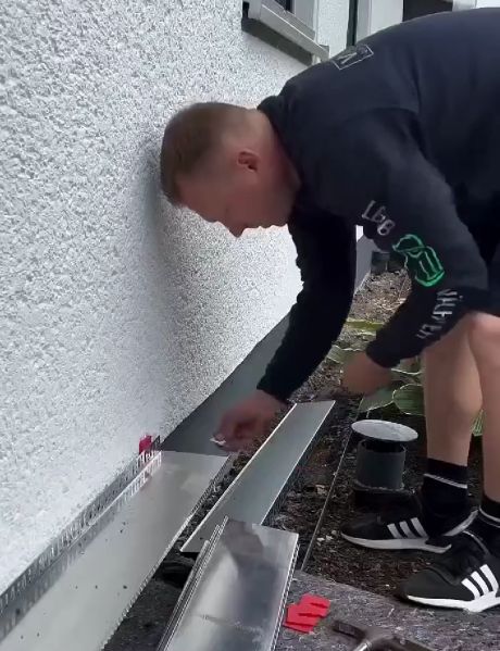 Домик утепляют