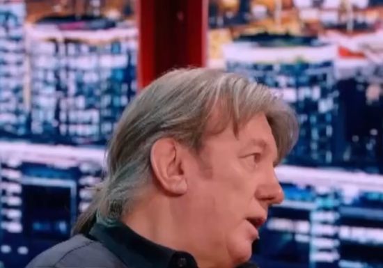 Прикалывается или реально плоскоземельщик?