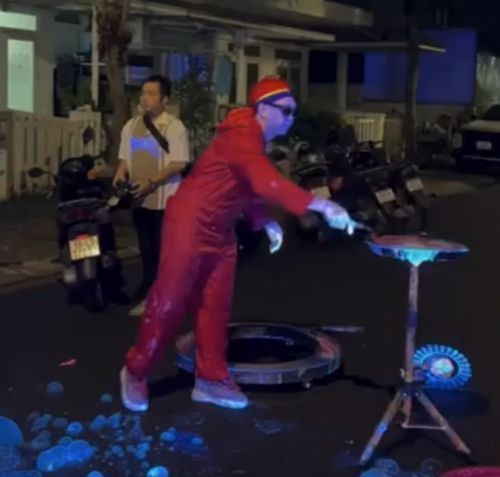 Мыльные пузыри из флуоресцентного раствора