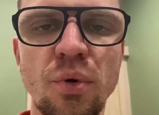 Парень купил бомбочку для ванны, чтобы эстетично провести вечер и расслабиться