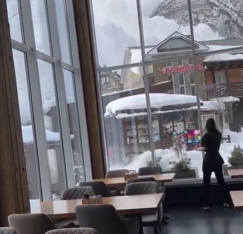 21.02.26. Чегет, лавина