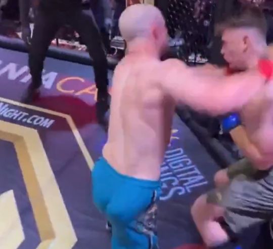 Так был занят что не заметил как сломал руку⁠⁠