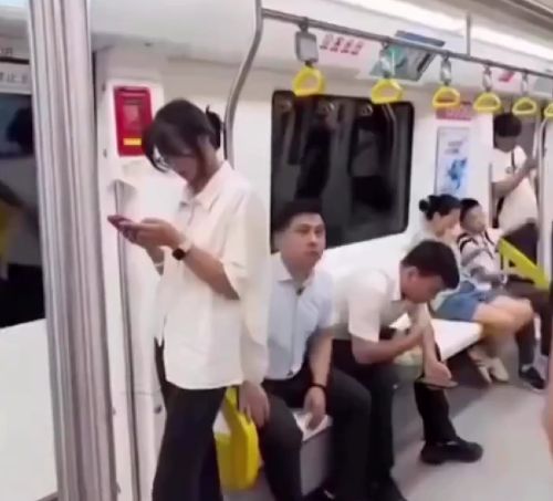 Приключения арбуза в китайском метро