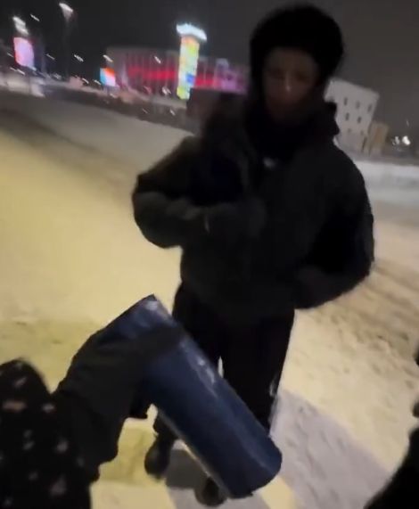 Мусорный пакет внезапно стал хитом для катания с горок