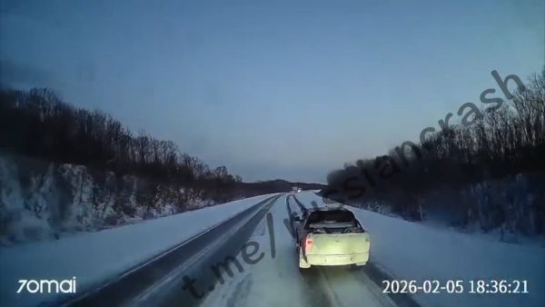 И вдруг им захотелось постоять на морозе поговорить.