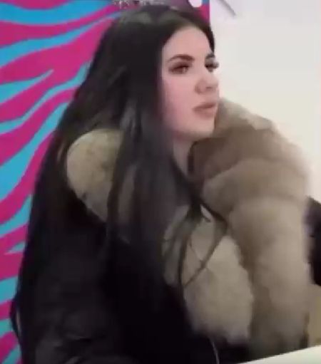 Баба примерила трусы в ПВЗ Озон и решила их вернуть, но они оказались испачканными