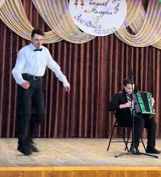 Разорвали зал