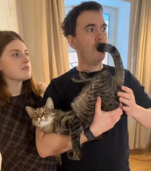 Не ругайте волынщика он играет как умеет