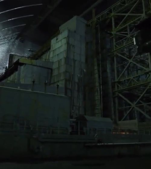 Внутри защитнго купола на Чернобыльской АЭС