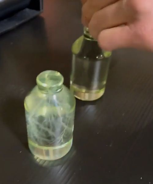 Молния заточенная в банку