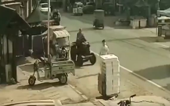 Железный конь идёт на смену крестьянской лошадке!