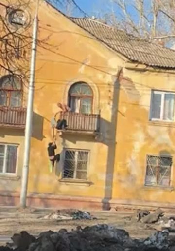 Пока смотрели там , случилось вот здесь