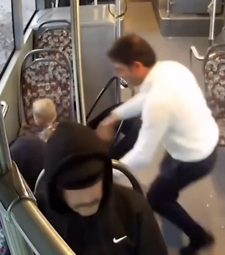 В Турции мужик спас девочку с помощью приёма Геймлиха