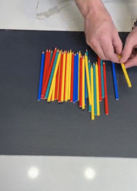 Невероятное произведение искусства из карандашей