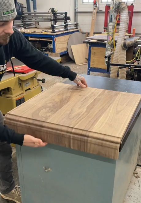 Впечатляющая деревянная мебель