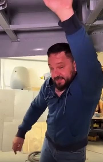 Для чего дырки в самолете