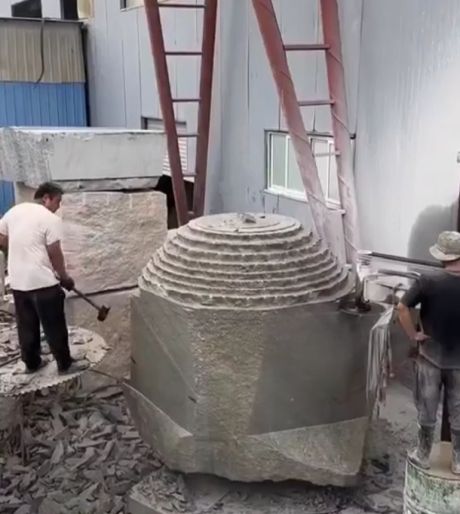 Гранитный камушек