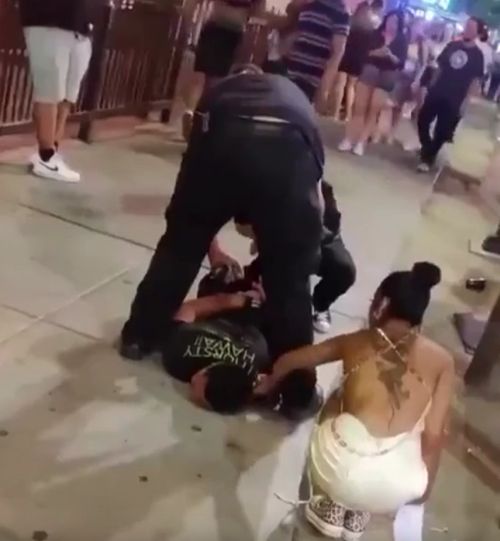 Ну логично же, она ему больше ни к чему...⁠⁠