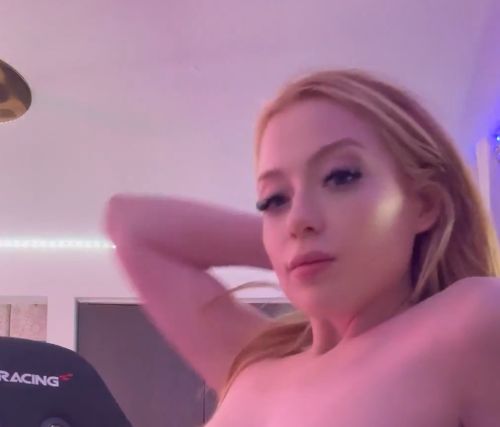 Рыжеволосая CcinnamonXO⁠⁠