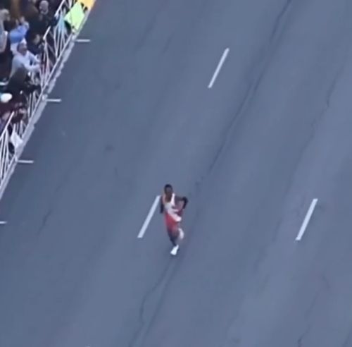 Самый драматичный финиш в истории Лос-Анджелесского марафона